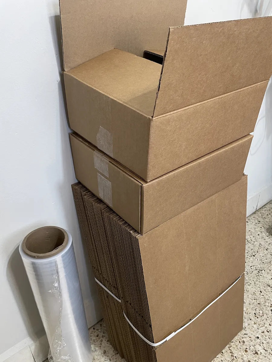 Cajas de cartón apiladas